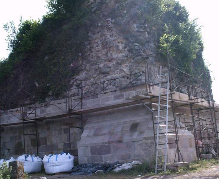 Travaux de remise en état d'un Donjon Xertigny